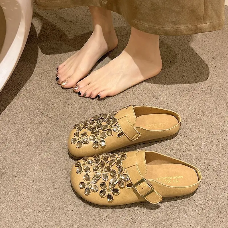 Slip On Mule Flat - Женские мюли-сабо с цветочным узором, стразами